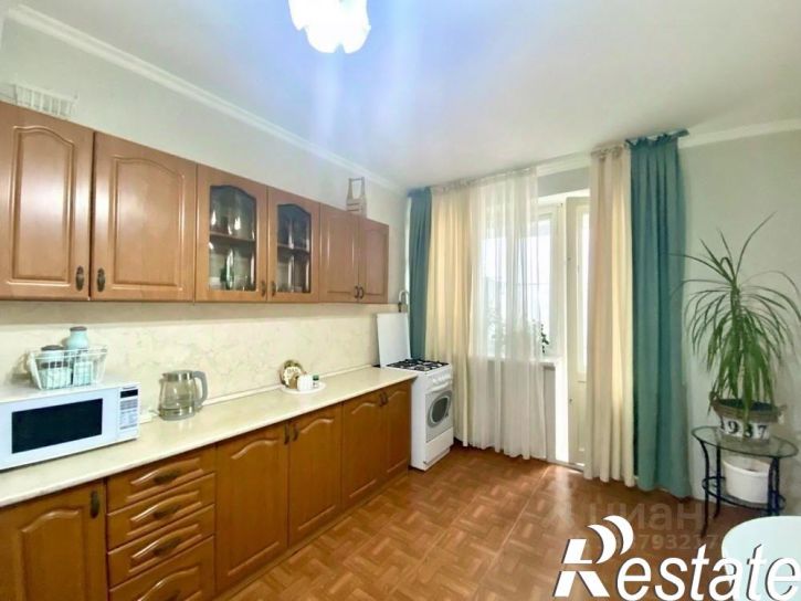 2-комн квартира улица Самбурова, 239,  д. 239