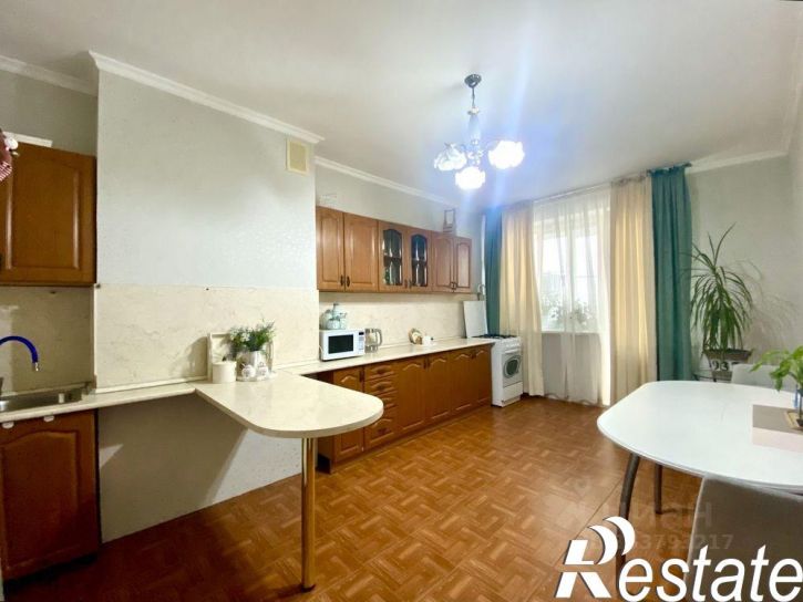 2-комн квартира улица Самбурова, 239,  д. 239