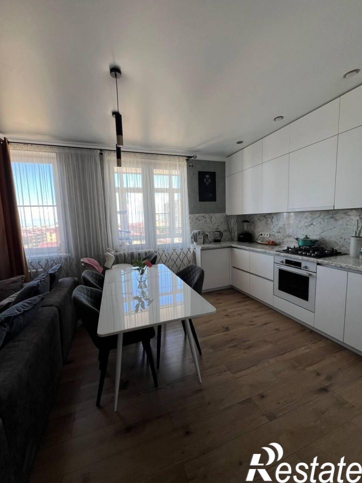 3-комн квартира улица Ленина, 180Ак2