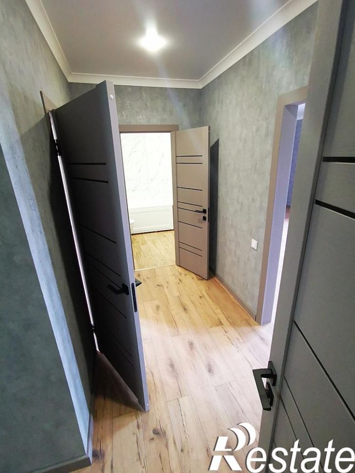 3-комн квартира улица Ленина, 180Ак2
