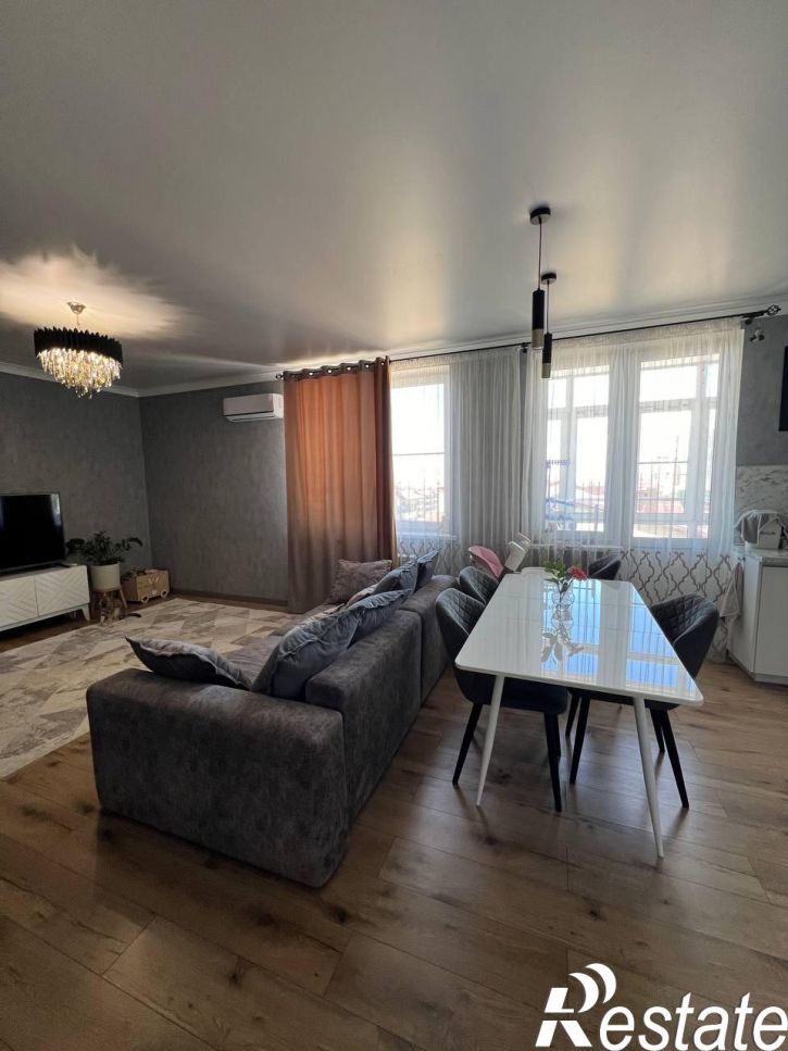 3-комн квартира улица Ленина, 180Ак2