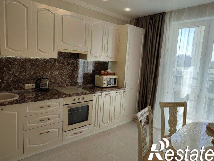 2-комн квартира улица Крылова, 13 к3,  д. 13 к3