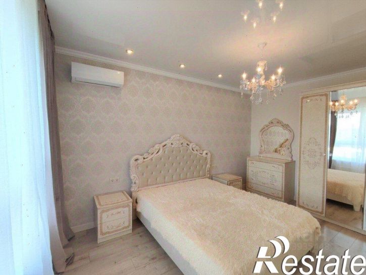 2-комн квартира улица Крылова, 13 к3,  д. 13 к3