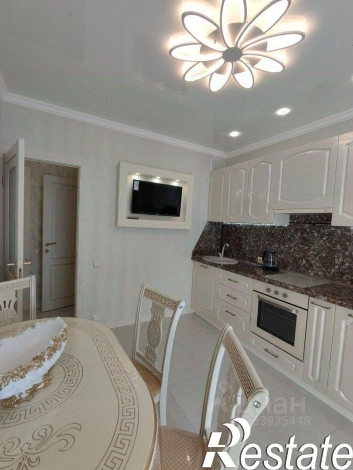 2-комн квартира улица Крылова, 13 к3,  д. 13 к3