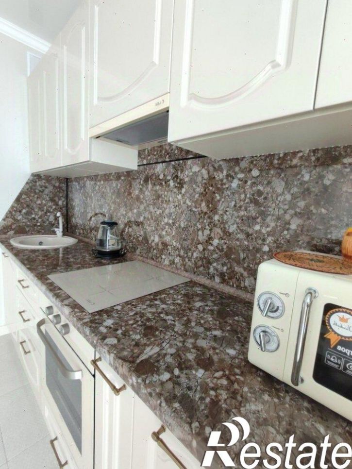 2-комн квартира улица Крылова, 13 к3,  д. 13 к3