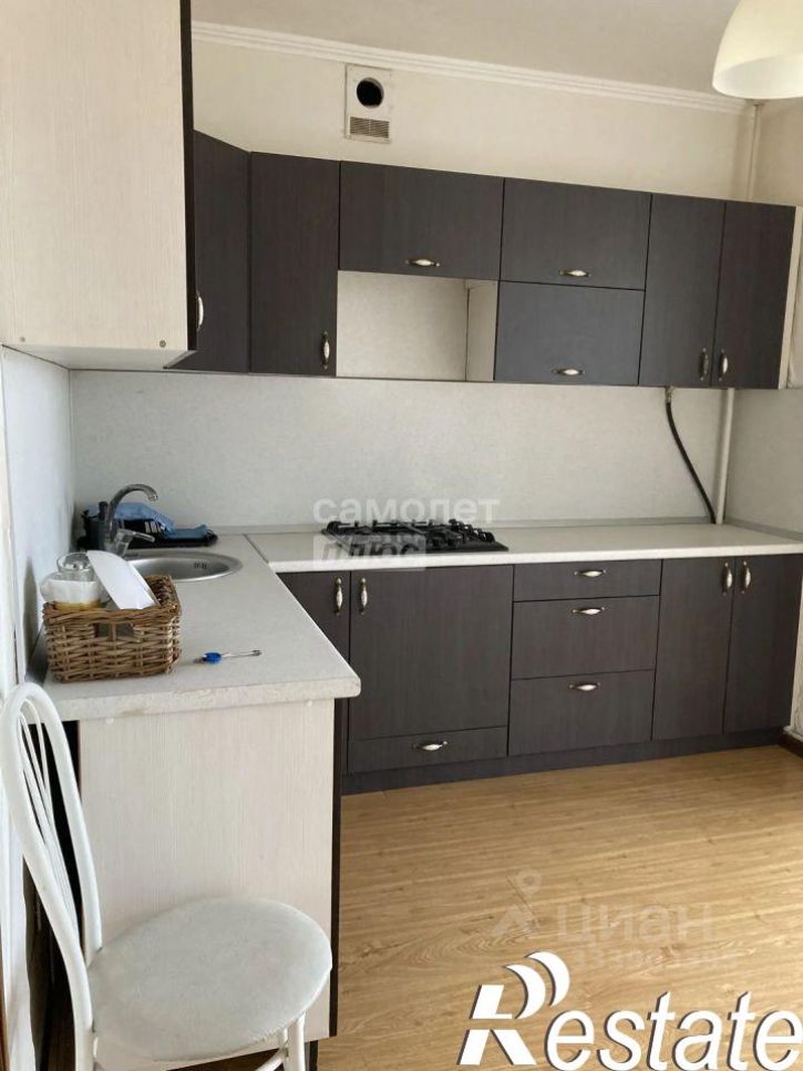 1-комн квартира улица Самбурова, 239,  д. 239
