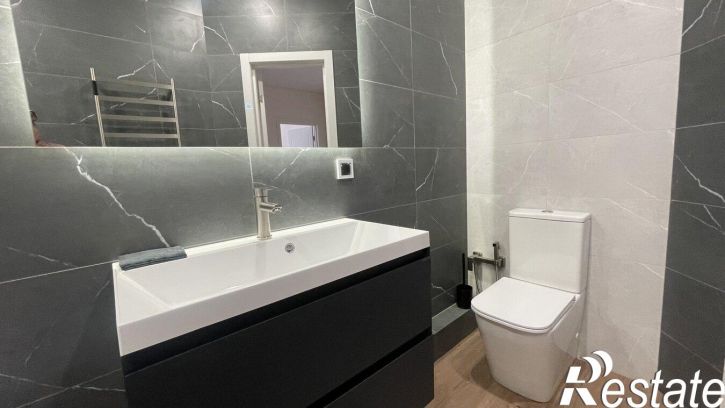 2-комн квартира улица Крылова, 23к2