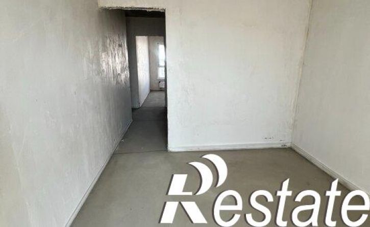 2-комн квартира улица Крылова, 13 к2,  д. 13 к2