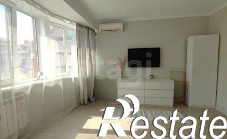 2-комн квартира Лазурная улица, 18,  д. 18