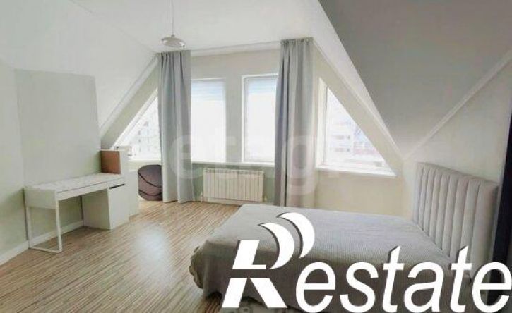 2-комн квартира Лазурная улица, 18,  д. 18