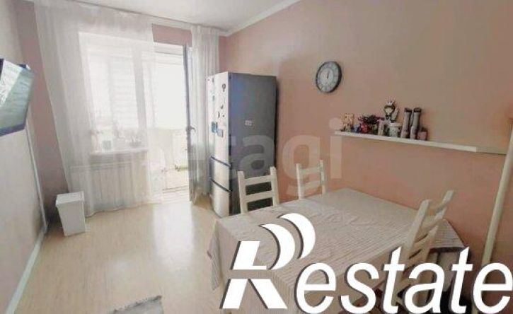 2-комн квартира Лазурная улица, 18,  д. 18