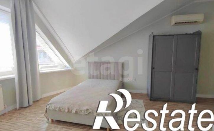 2-комн квартира Лазурная улица, 18,  д. 18