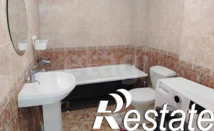 2-комн квартира Лазурная улица, 18,  д. 18
