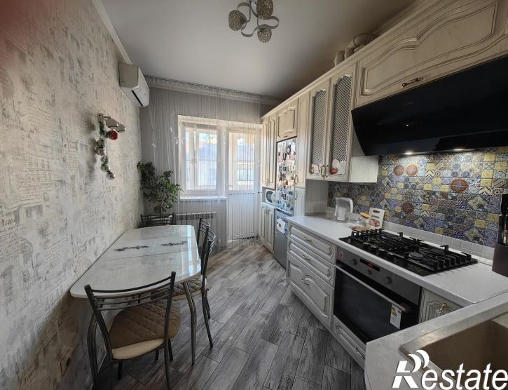 2-комн квартира улица Ленина, 180к6