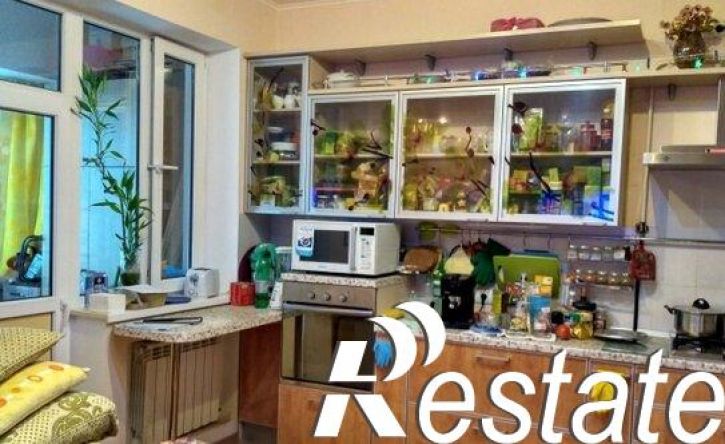 3-комн квартира улица Толстого, 50,  д. 50