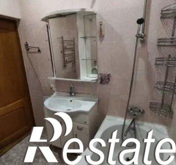 3-комн квартира улица Толстого, 50,  д. 50
