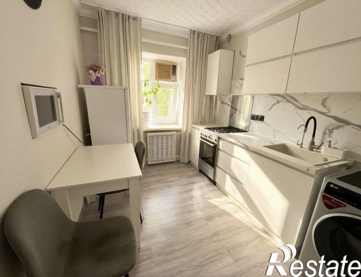 3-комн квартира Строительный переулок, 24