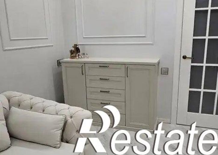 2-комн квартира улица Крылова, 13 к1,  д. 13 к1