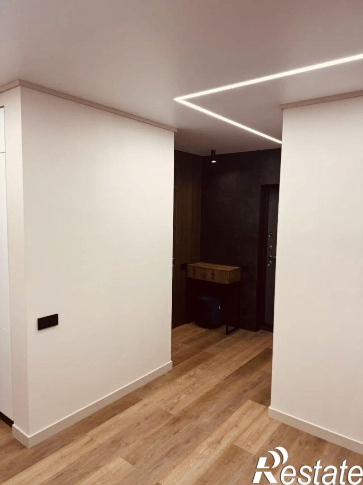 2-комн квартира улица Крылова, 13к1